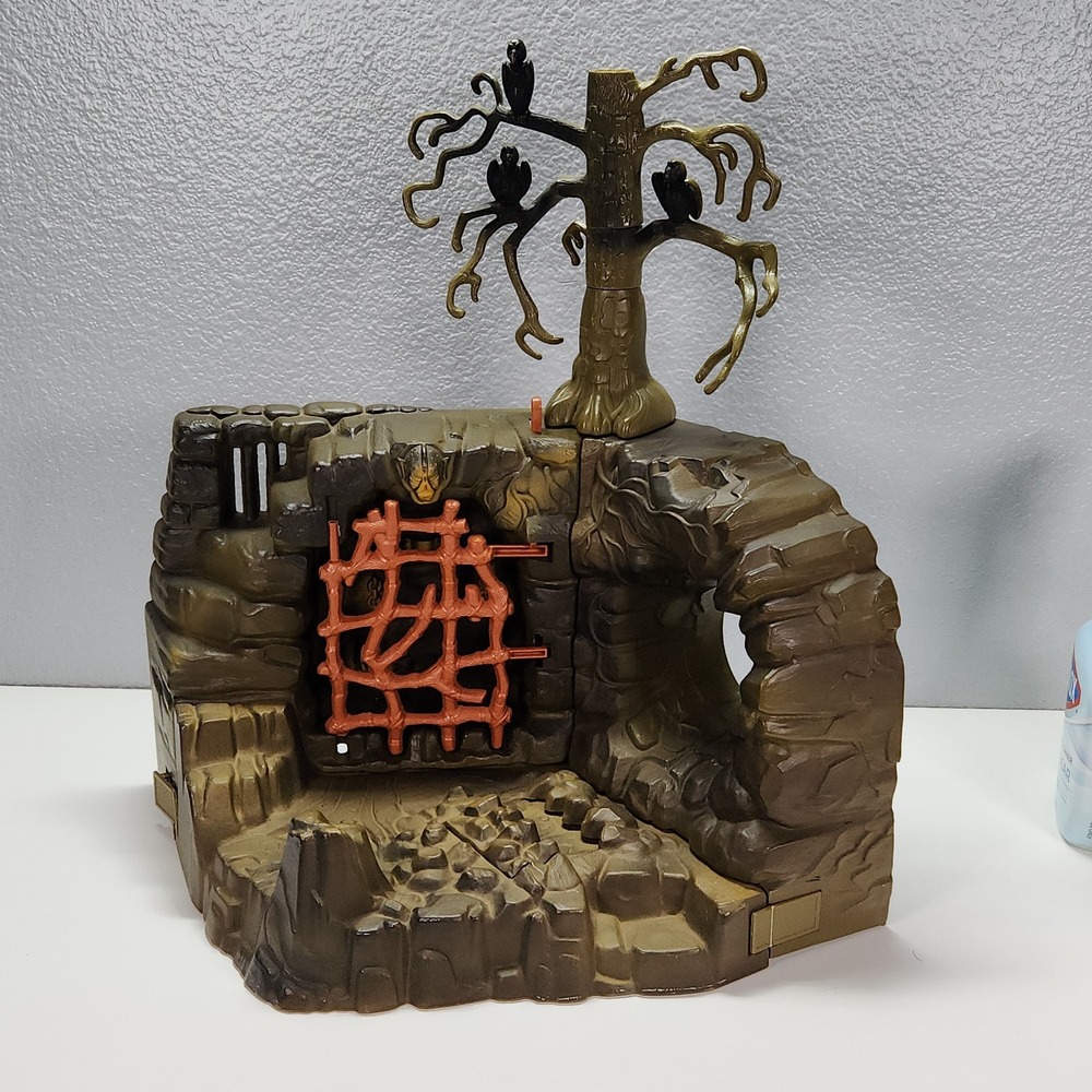 Vintage 1985 Masters of the Universe MOTU Fright Zone Playset Mattel Broken Gate
